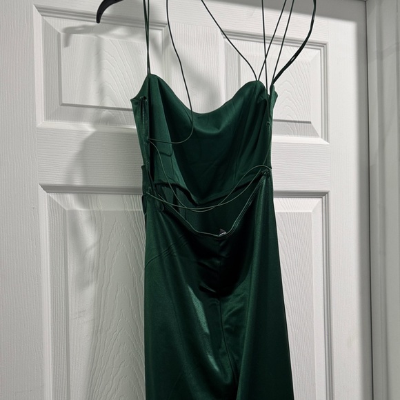 Elegant Green Spaghetti Strap Dress - Picture 2 of 2